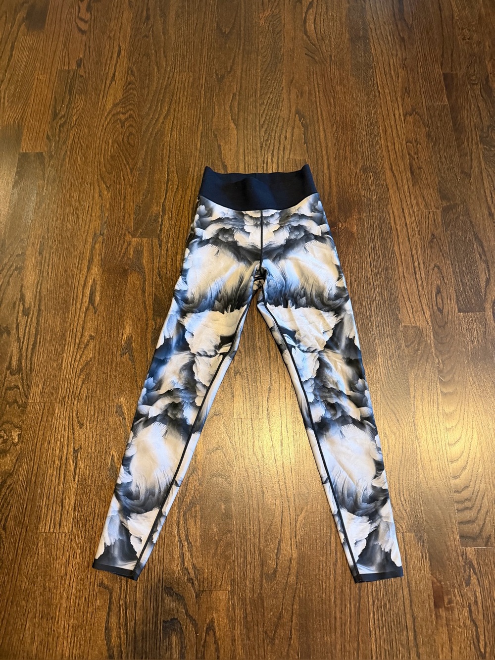 ultracor Black & White Floral-Print High-Rise Leggings